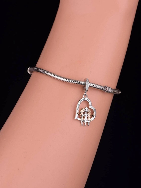 新品未使用　PANDORA シルバーバングル チャーム付き PANDORA パンドラ シルバー ブレスレット ＋チャーム3つ Pandora