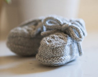 Lottie's Booties | baby booties | pdf knitting pattern