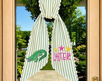 Personalized Alligator Door Hanger Bow, Custom Embroidered Front Door Bow, Green Stripe Scalloped Bow, Preppy Porch Decor, Summer Door Decor