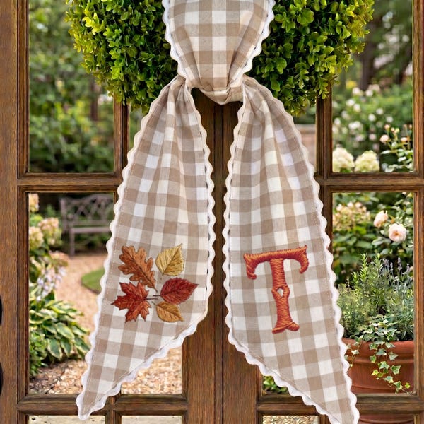 Banda con monograma de hojas de otoño bordadas, decoración de puerta a cuadros, regalo personalizado para inauguración de casa