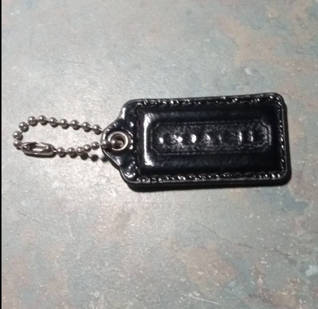 Lowered..Louis Vuitton key chain ..zipper pull - clothing & accessories -  by owner - apparel sale - craigslist
