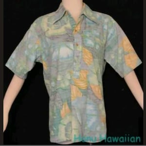 Vintage 1970s Holo-Holo Mens REVERSE Floral Hawaiian Shirt -Small