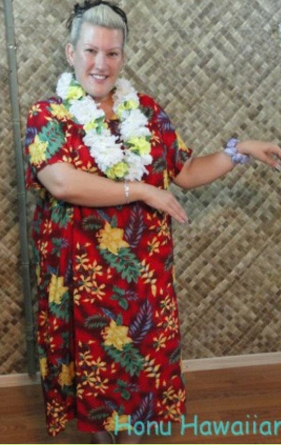 Hawaii Red Floral Foliage Print Muumuu Dress - XL