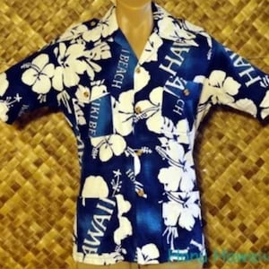 Vintage 1970s HOOKANO Mens Hawaiian Hibiscus Print HIGGINS MAGNUM P I Shirt - M
