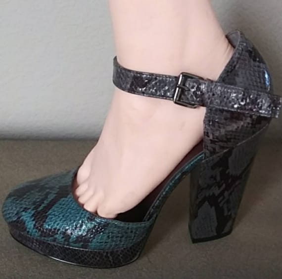 NINE WEST Gray Turquoise Faux Snake Heels. 8.5M - image 3