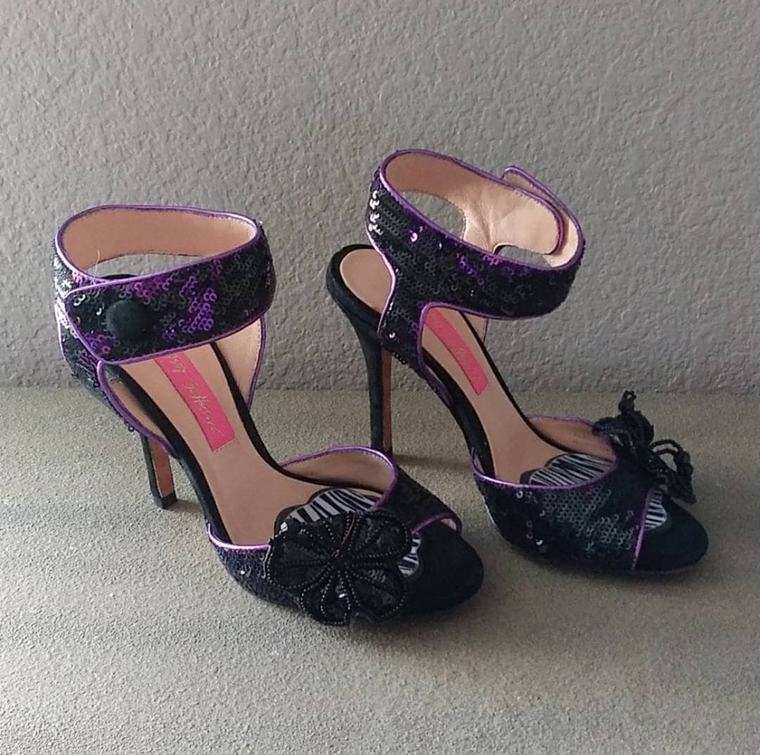 betsey johnson purple heels