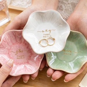 Engagement Ring Dish for Bride to Be, Custom Ceramic Jewelry Tray With Name, Personalized Wedding Date Gift for Fiancée Bridal Shower