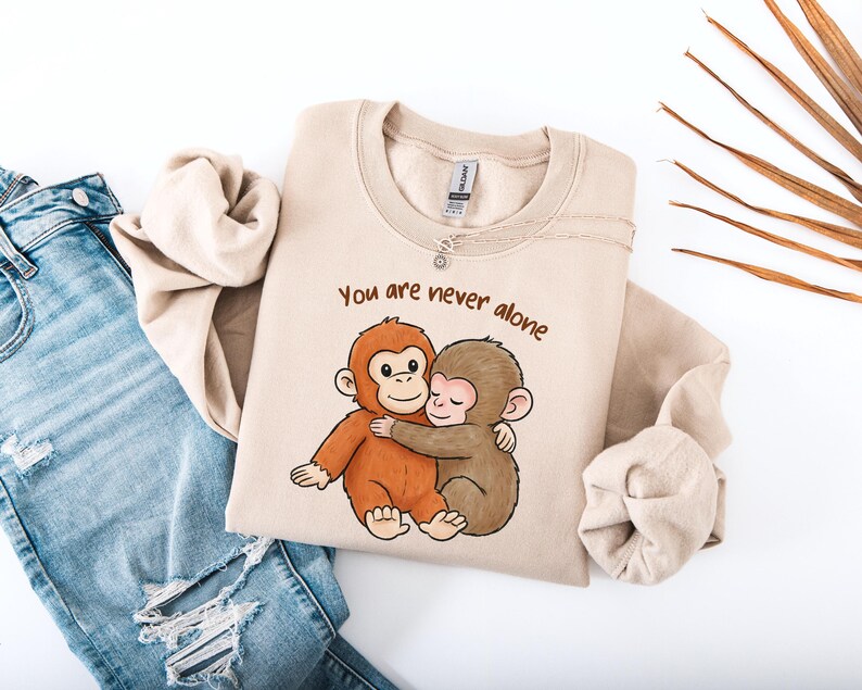You Are Never Alone Monkey Shirt, Baby Punch Monkey Shirt, Viral Hugging Monkeys T-Shirt, Monkey Hugging Plush Toy bild 5
