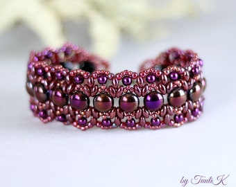 Purple beaded bracelet "Mulberry". Hand beaded elegant cuff. Gift for her.