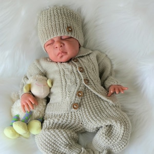 Newborn boy online knitted outfits