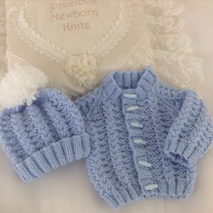 Knitting Pattern for a Baby Cardigan, Hat and Booties. PDF Knitting Pattern. Newborn Homecoming Outfit. Ideal 4 Reborn Dolls. Baby Knitwear imagem 3