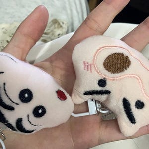 Hand Made Plush Keychain, Cute doll schoolbag cartoon keychain doll machine doll plush toy small gift keychain pendant couple gift