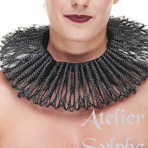 Schwarzer Fantasy-Kragen mit Rüschen am Halsband und Satin-Band