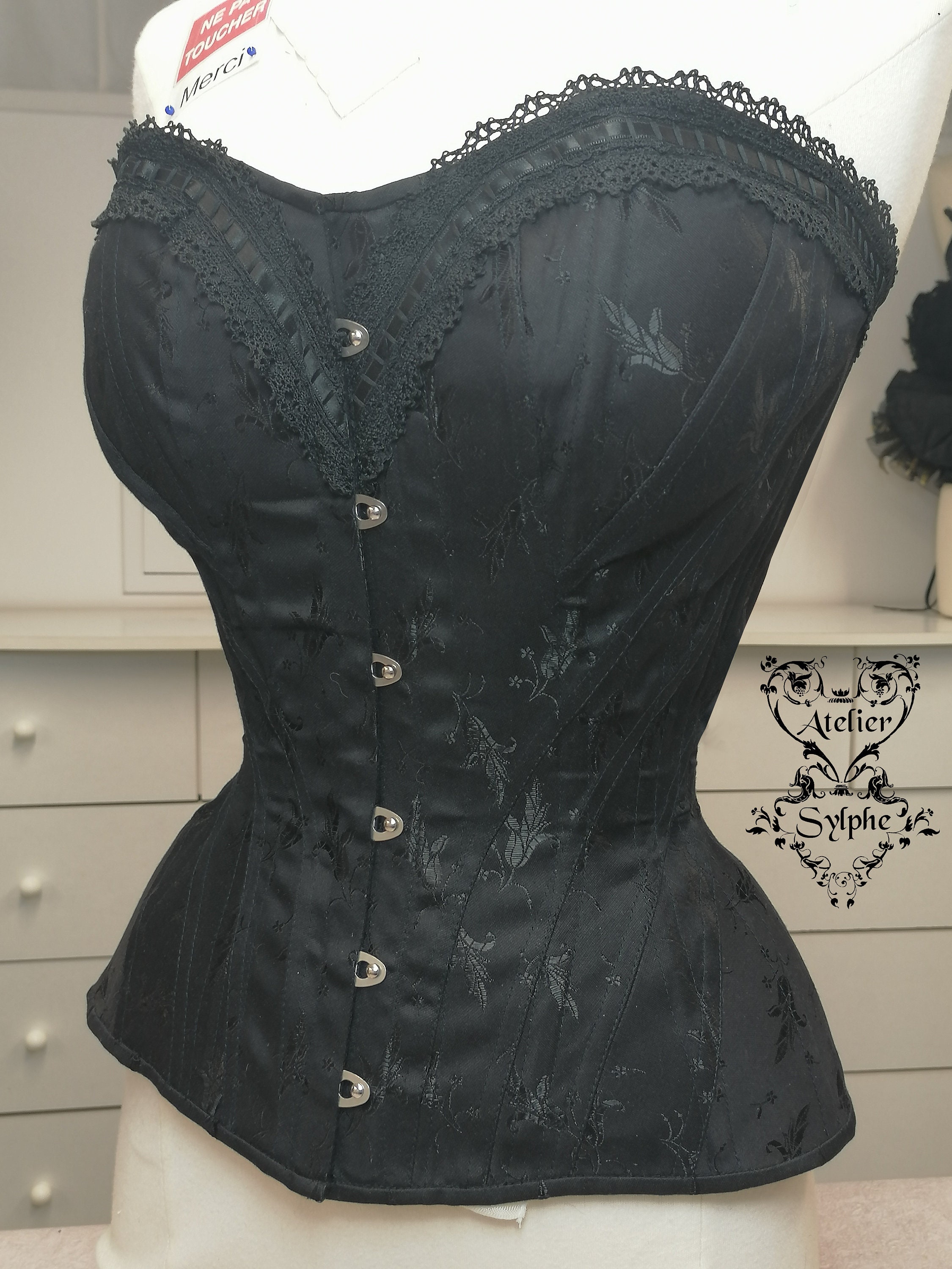 20.5 Inches Waist Size Edwardien Black Tulip Cotton Coutil