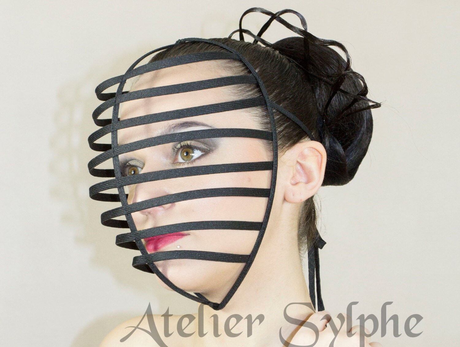 Schwarze Farbe Krinoline Kendo Stil Maske mit Band Ende ...