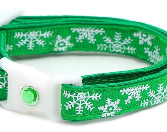Snowflake Cat Collar - Classic Snowflakes on Green - Breakaway Cat Collar - Kitten or Large Size B13D110