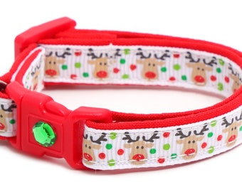 Julhalsband för katt - Jolly Reindeer på vitt - Breakaway Safety - B51D46