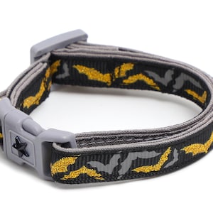 Halloween Cat Collar - Glitzy Gold Bats on Black - Kitten or Large Size - Halloween Cat Collar B144D279