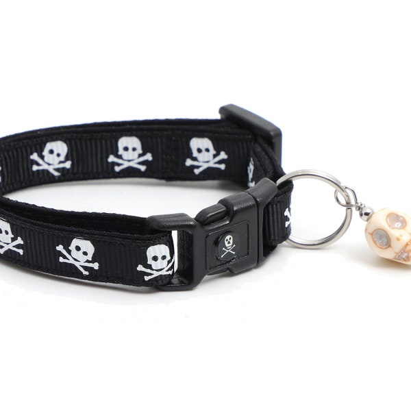 Skull Cat Collar - Skulls and Crossbones on Black- Breakaway Safety - B34D15