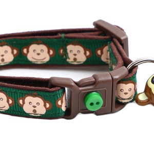 Monkey Cat Collar - Monkey Faces on Green - Breakaway Safety - B82D133