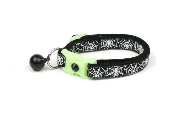 Charm and Bell Breakaway Pugs2Persians Glow in The Dark Skulls on Black Safety