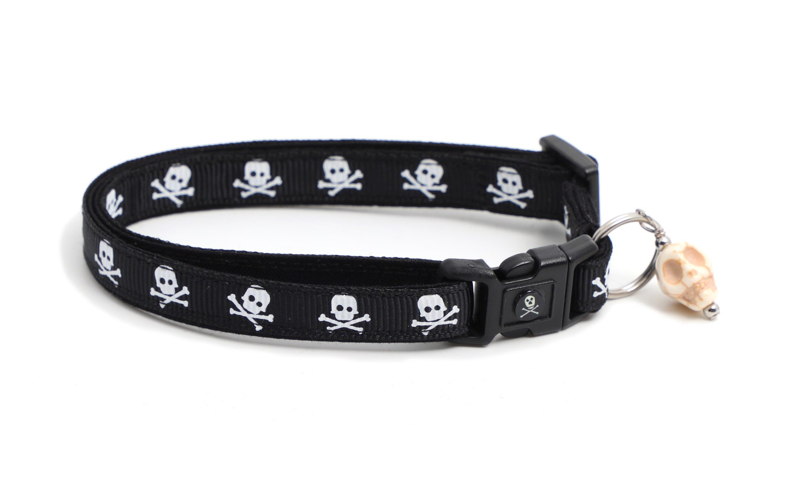 Skull Cat Collar Skulls and Crossbones on Black Small Cat / Etsy Canada