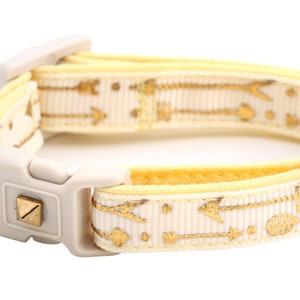 Arrow Cat Collar Metallic Gold Arrows on Ivory Breakaway Safety B35D289 None