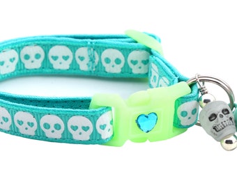 Skull Cat Collar - Glowing Skulls on Aqua - Safety Breakaway - Glow in the Dark B34D273