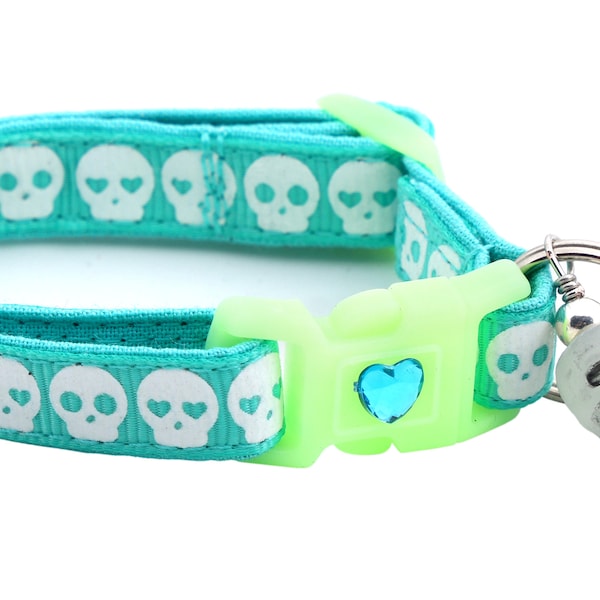 Skull Cat Collar - Glowing Skulls on Aqua - Safety Breakaway - Glow in the Dark B34D273