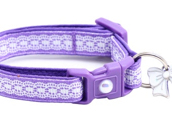 Lace Cat Collar - Pretty White Lace on Purple - Breakaway Safety - B52D107