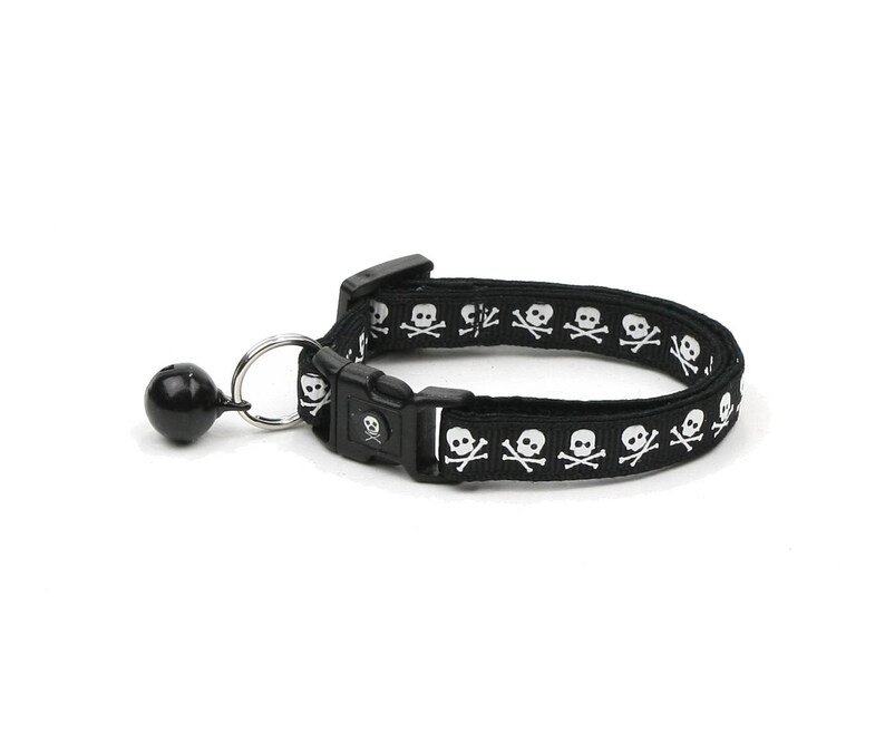 Skull Cat Collar Skulls and Crossbones on Black Small Cat / Etsy
