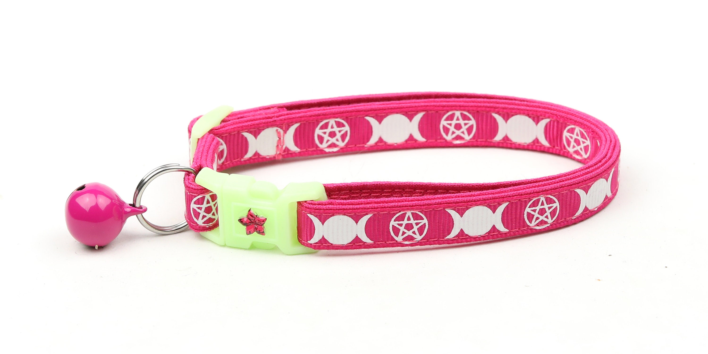Wicca Katzenhalsband Mit Pentagramm-Anhänger & Glöckchen – Leuchtet Im Dunkeln, Sicherheitsabreißclip, Größe L (ab 4,5 Kg), Schwarz