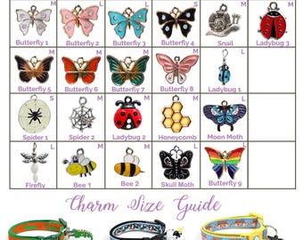 Puede incluir: Un gráfico que muestra diferentes amuletos de insectos en varios tamaños, etiquetados con sus nombres y tamaños. Los tamaños están etiquetados como pequeño (S), mediano (M) y grande (L). Los amuletos incluyen una mariposa, una mariquita, una araña, una abeja, una luciérnaga, un caracol, un panal y una polilla lunar.
