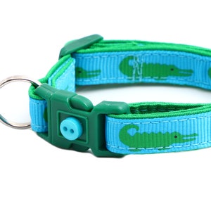 Alligator Cat Collar - Alligators on Tropical Blue - Breakaway Safety - B73D30