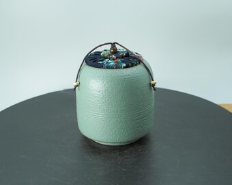 Japanese Ceramic Tea Canister – Green Airtight Storage Jar for Tea, Coffee, or Spices