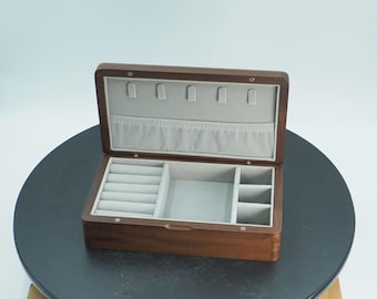 Schmuckschatulle aus schwarzem Walnussholz mit mehreren Fächern, elegante Aufbewahrung für Ohrringe, Ringe und Armbänder