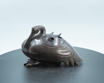 Large Thickened Vintage-Style Pure Copper Swan Figurine, Plump Body, Antique Finish