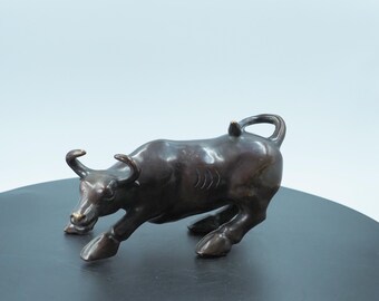 Brass Wall Street Bull Figurine: Symbol of Market Optimism