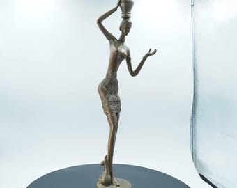ヴィンテージの裸婦像 - 女性の像 - エロティックアートの女性像