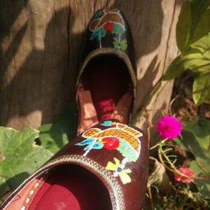 Hand Painted Fruit Basket Leather Khussa