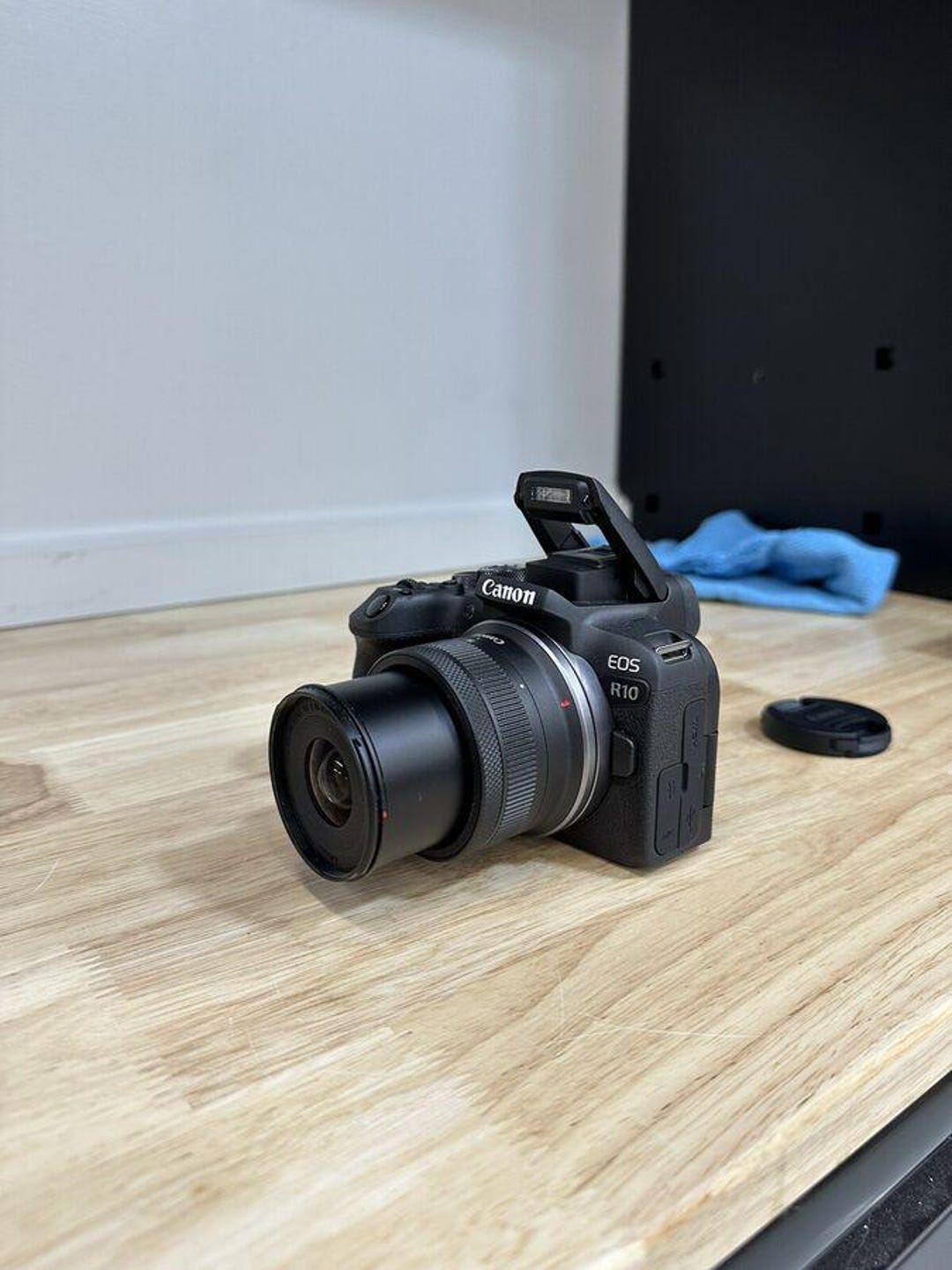 Canon EOS R10 24.2MP Mirrorless Camera - Black (RF-S 18-45mm F/4.5-6.3 ...