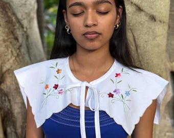 Upcycled Vintage Collar - Hand-embroidered Floral Detachable Peter-Pan Collar