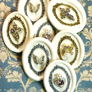 Stickers met zegellak. Hart, vlinder, kruis, bloem 3D strass goud en zilver. Voor feesten, bruiloften, dopen, uitnodigingen, cadeaus.
