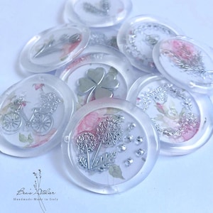 Adesivi con sigillo in ceralacca. Base con fiori rosa e dettagli  in argento. Perfetti per feste, matrimoni, inviti, diari e regali