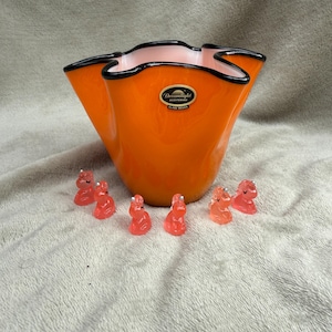 Groovy Orange Retro Bowl, Halloween Decor piece, Handmade glass vase, 13 cm high small flower vase of opaline glass