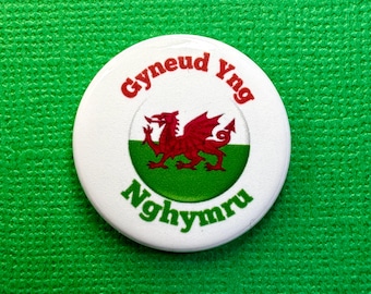 Distintivo Gwynedd Yng Nghymru 25 mm patriótico feito no País de Gales