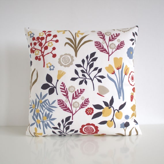 Case floral pillow discount