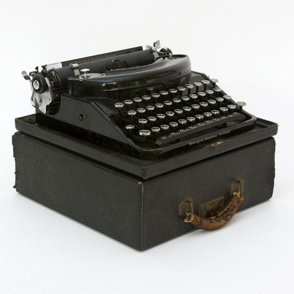 Portable Typewriter - Remington, Noiseless, Art Deco