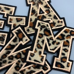 Parches de leopardo de 2,3 pulgadas, letras de guepardo, letras del campus, parches para planchar, letras en inglés, parches para ropa y sombreros, parches de bricolaje