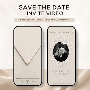 Op de afbeelding: Twee smartphoneschermen met een digitale save the date uitnodigingsvideosjabloon. Het linkerscherm toont een envelopafbeelding met afspeelknoppen. Het rechterscherm bevat de tekst Trevor & Rebecca, een zwart-witfoto en de datum 17.05.2030.
